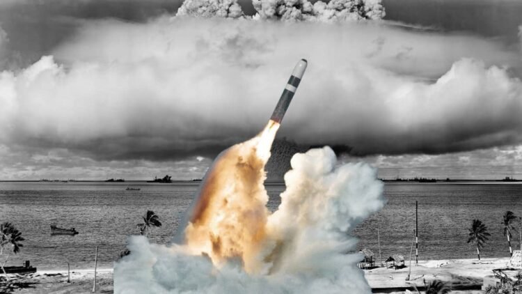 هل الخطر النووي الإيراني مجرد ذريعة؟ كيف تُستنزف أموال الخليج باسم الحماية؟